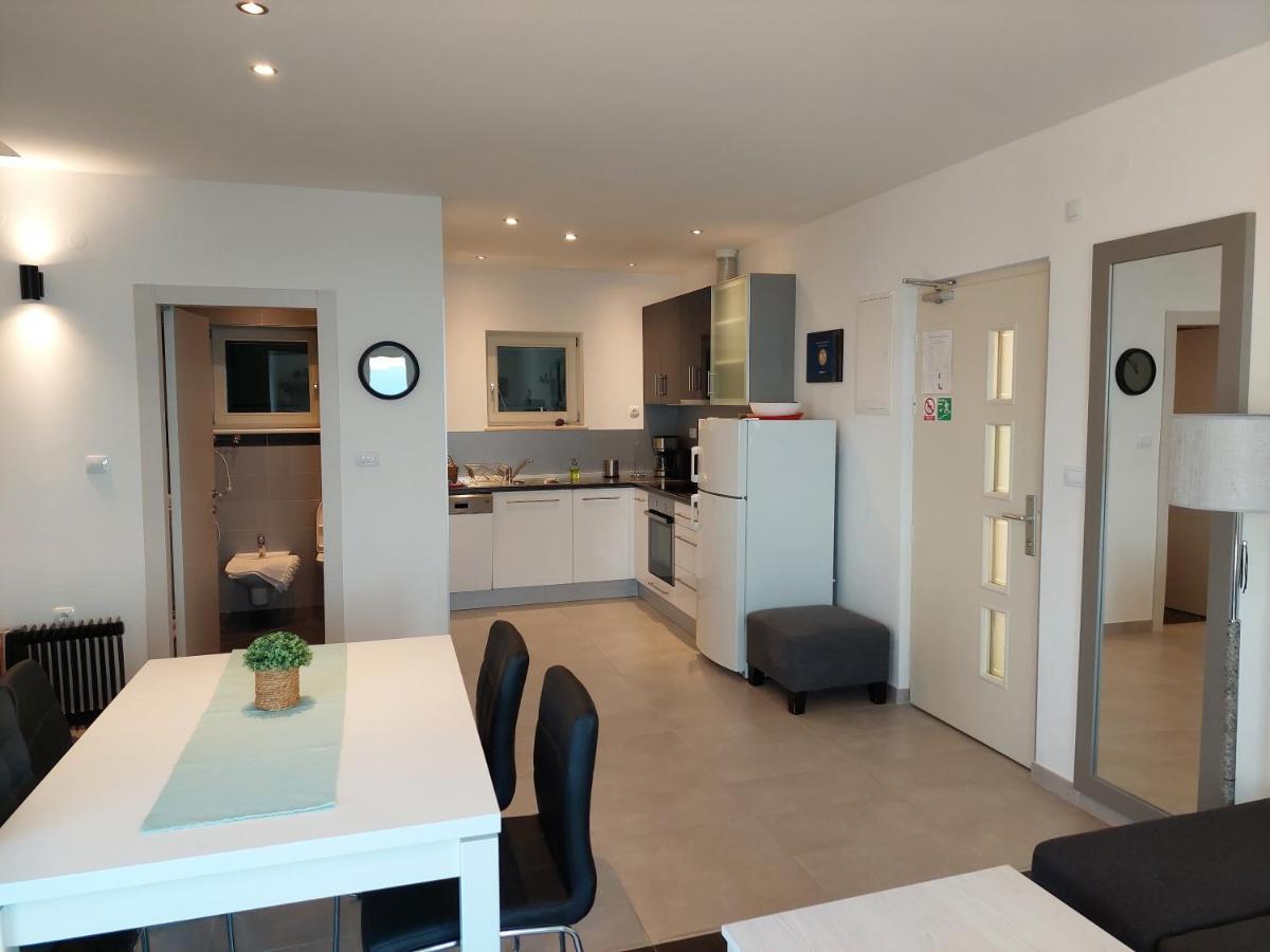 Gavza Sky View Apartment Cres Exterior foto